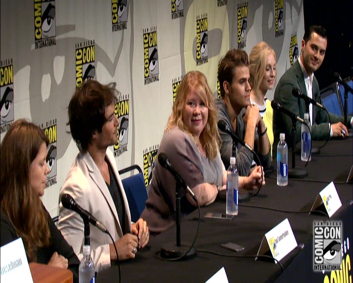 VampireDiariesWorld-dot-nl_S7-dvdextra-2015ComicConPanel0341.jpg