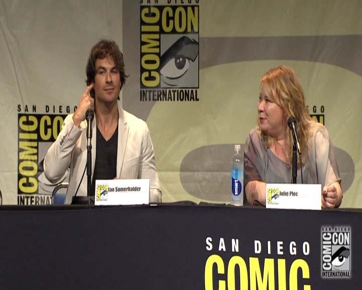 VampireDiariesWorld-dot-nl_S7-dvdextra-2015ComicConPanel0342.jpg