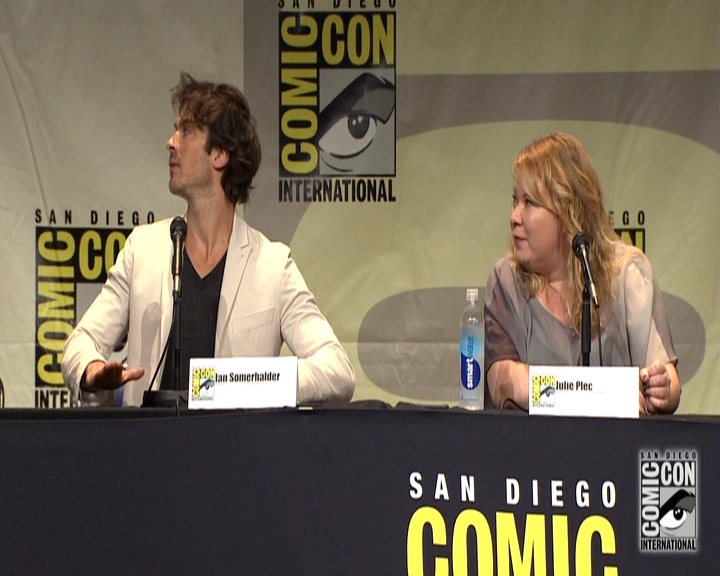 VampireDiariesWorld-dot-nl_S7-dvdextra-2015ComicConPanel0343.jpg