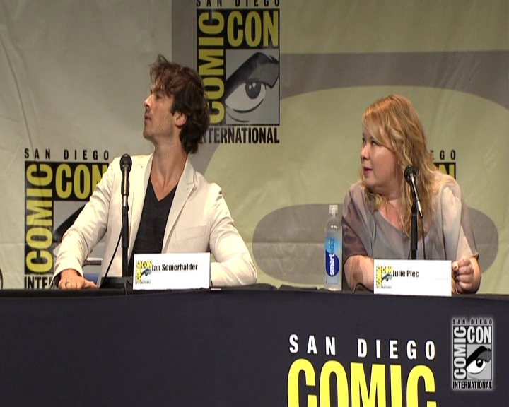 VampireDiariesWorld-dot-nl_S7-dvdextra-2015ComicConPanel0344.jpg