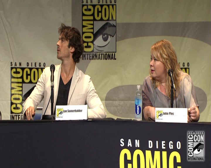 VampireDiariesWorld-dot-nl_S7-dvdextra-2015ComicConPanel0345.jpg