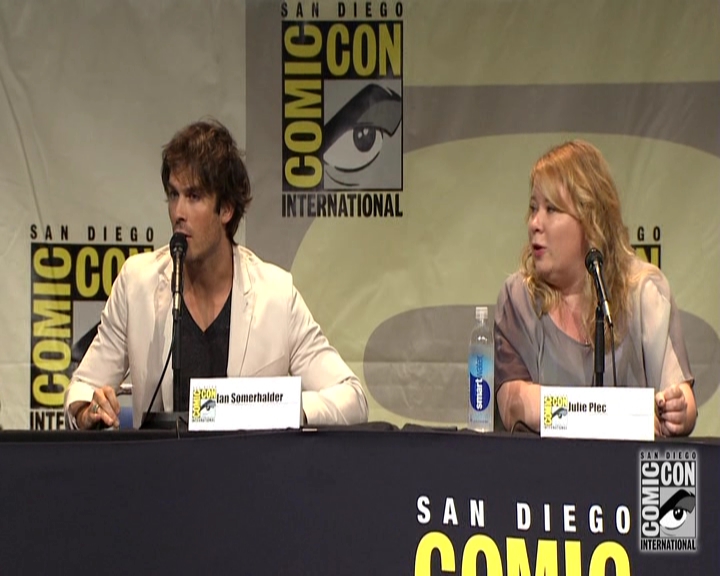 VampireDiariesWorld-dot-nl_S7-dvdextra-2015ComicConPanel0347.jpg