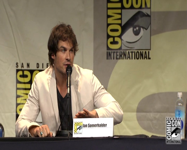 VampireDiariesWorld-dot-nl_S7-dvdextra-2015ComicConPanel0350.jpg