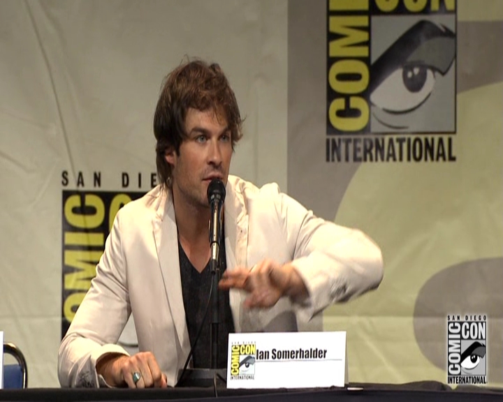 VampireDiariesWorld-dot-nl_S7-dvdextra-2015ComicConPanel0351.jpg