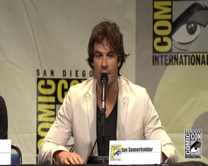 VampireDiariesWorld-dot-nl_S7-dvdextra-2015ComicConPanel0356.jpg