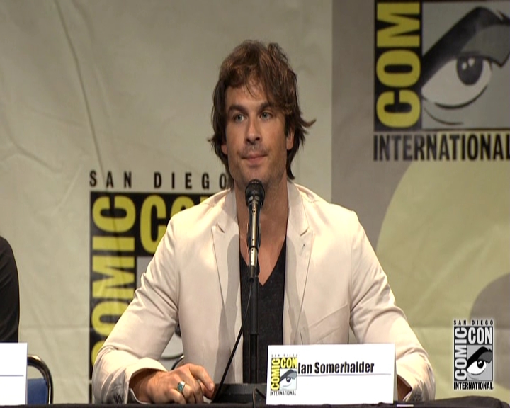 VampireDiariesWorld-dot-nl_S7-dvdextra-2015ComicConPanel0359.jpg