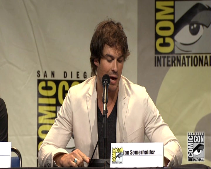 VampireDiariesWorld-dot-nl_S7-dvdextra-2015ComicConPanel0361.jpg