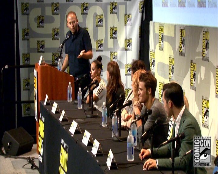 VampireDiariesWorld-dot-nl_S7-dvdextra-2015ComicConPanel0376.jpg