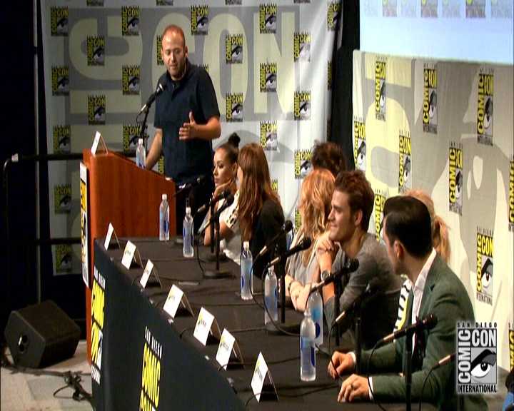 VampireDiariesWorld-dot-nl_S7-dvdextra-2015ComicConPanel0377.jpg