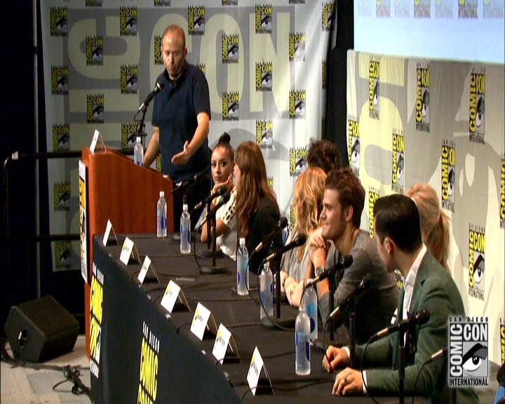 VampireDiariesWorld-dot-nl_S7-dvdextra-2015ComicConPanel0378.jpg