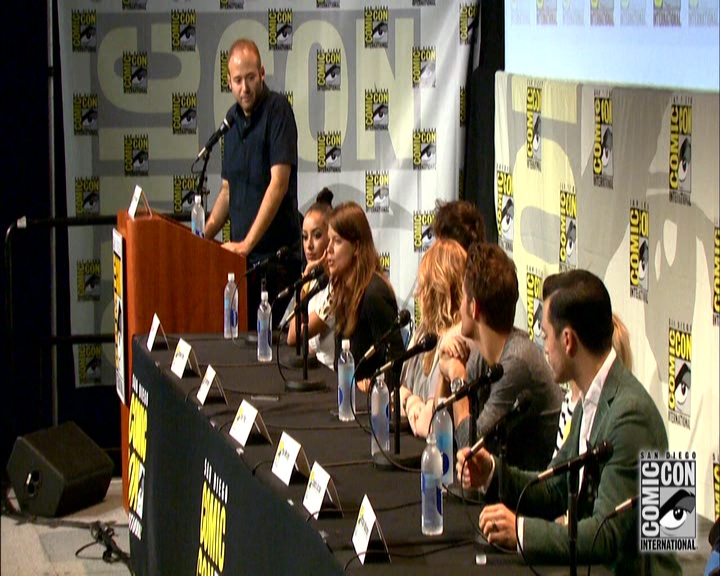 VampireDiariesWorld-dot-nl_S7-dvdextra-2015ComicConPanel0380.jpg