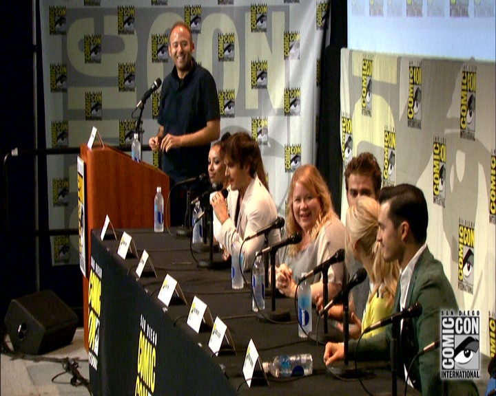 VampireDiariesWorld-dot-nl_S7-dvdextra-2015ComicConPanel0996.jpg