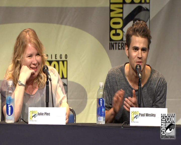 VampireDiariesWorld-dot-nl_S7-dvdextra-2015ComicConPanel1028.jpg