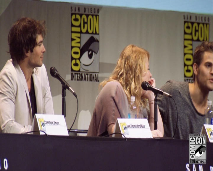 VampireDiariesWorld-dot-nl_S7-dvdextra-2015ComicConPanel1074.jpg