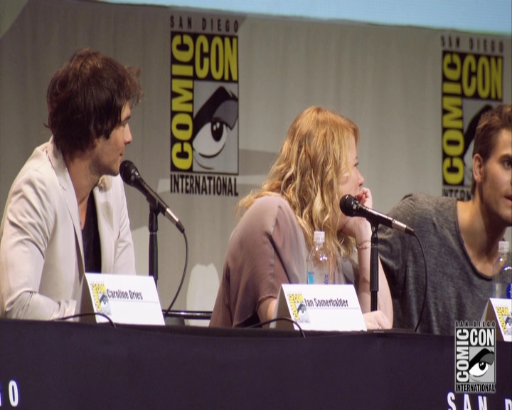 VampireDiariesWorld-dot-nl_S7-dvdextra-2015ComicConPanel1076.jpg