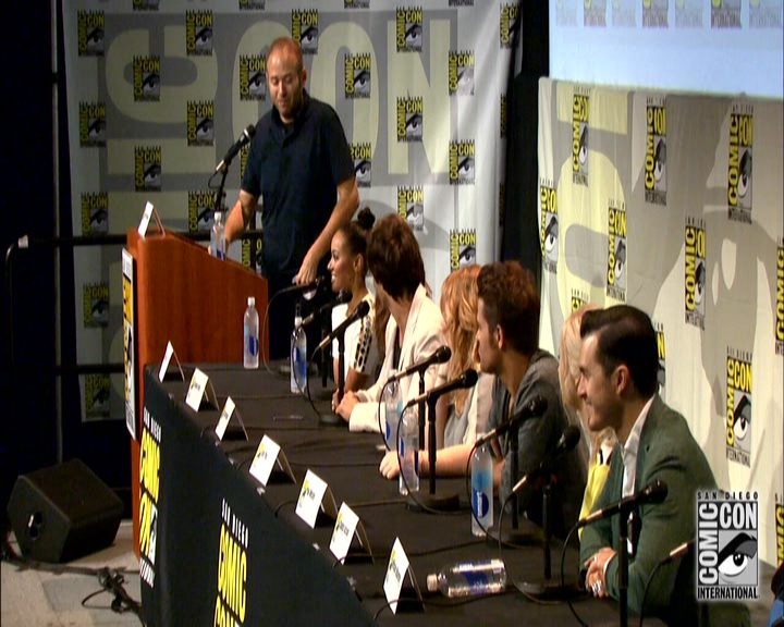 VampireDiariesWorld-dot-nl_S7-dvdextra-2015ComicConPanel1132.jpg