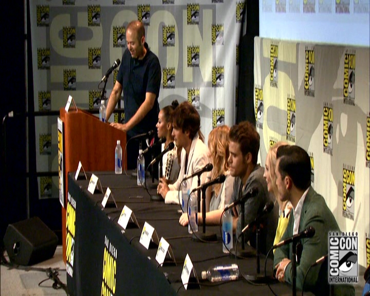 VampireDiariesWorld-dot-nl_S7-dvdextra-2015ComicConPanel1135.jpg