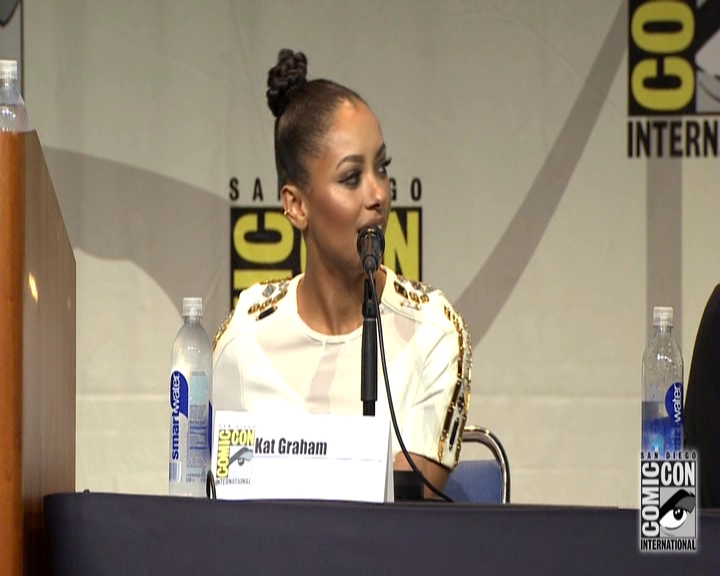 VampireDiariesWorld-dot-nl_S7-dvdextra-2015ComicConPanel1136.jpg