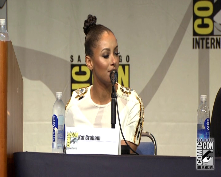 VampireDiariesWorld-dot-nl_S7-dvdextra-2015ComicConPanel1137.jpg