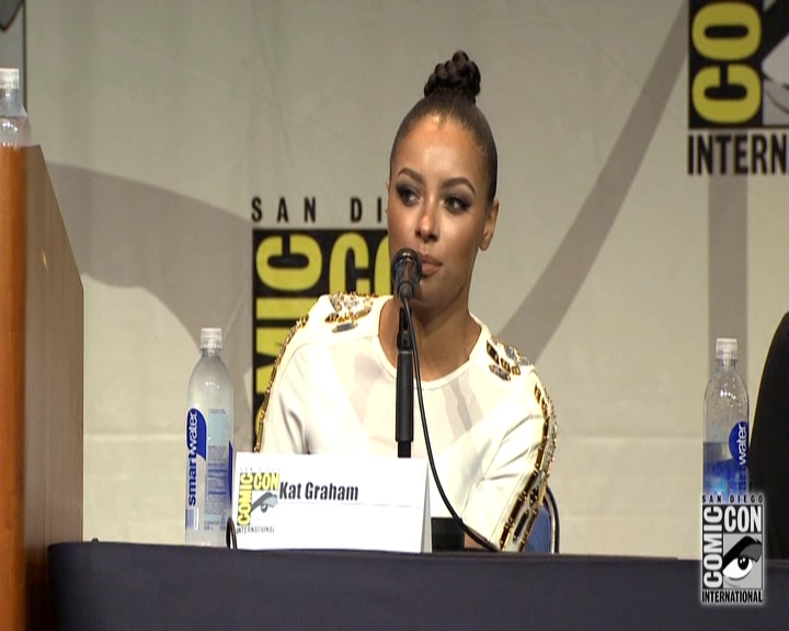 VampireDiariesWorld-dot-nl_S7-dvdextra-2015ComicConPanel1139.jpg