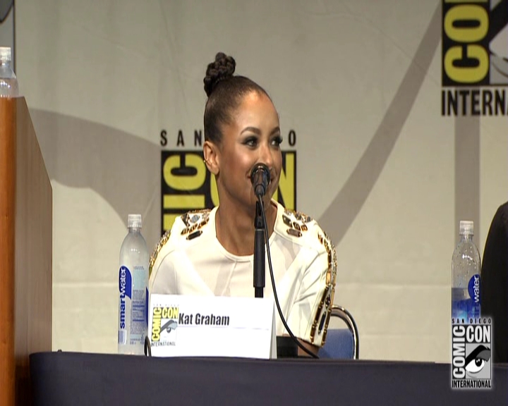 VampireDiariesWorld-dot-nl_S7-dvdextra-2015ComicConPanel1143.jpg