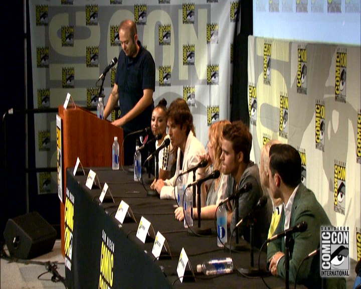 VampireDiariesWorld-dot-nl_S7-dvdextra-2015ComicConPanel1146.jpg