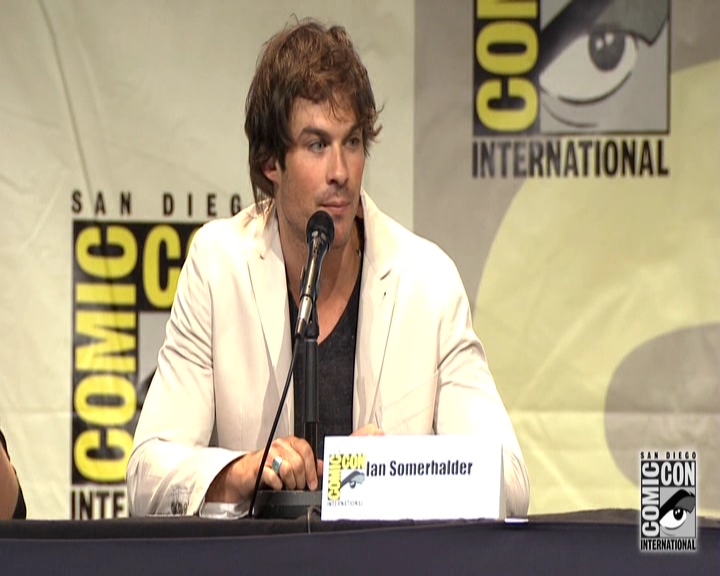 VampireDiariesWorld-dot-nl_S7-dvdextra-2015ComicConPanel1147.jpg