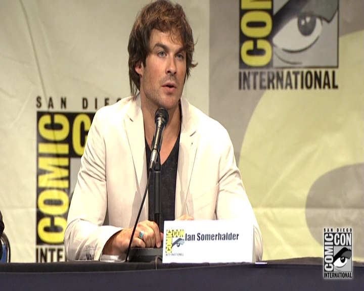 VampireDiariesWorld-dot-nl_S7-dvdextra-2015ComicConPanel1148.jpg