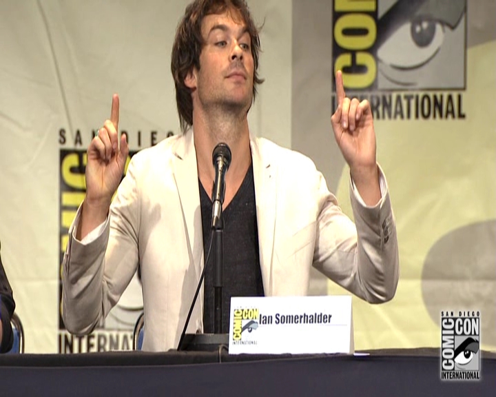 VampireDiariesWorld-dot-nl_S7-dvdextra-2015ComicConPanel1152.jpg