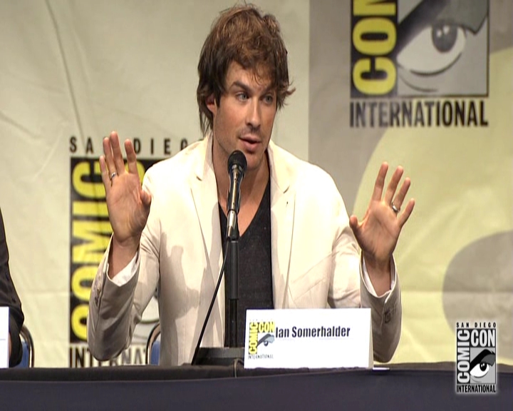 VampireDiariesWorld-dot-nl_S7-dvdextra-2015ComicConPanel1153.jpg