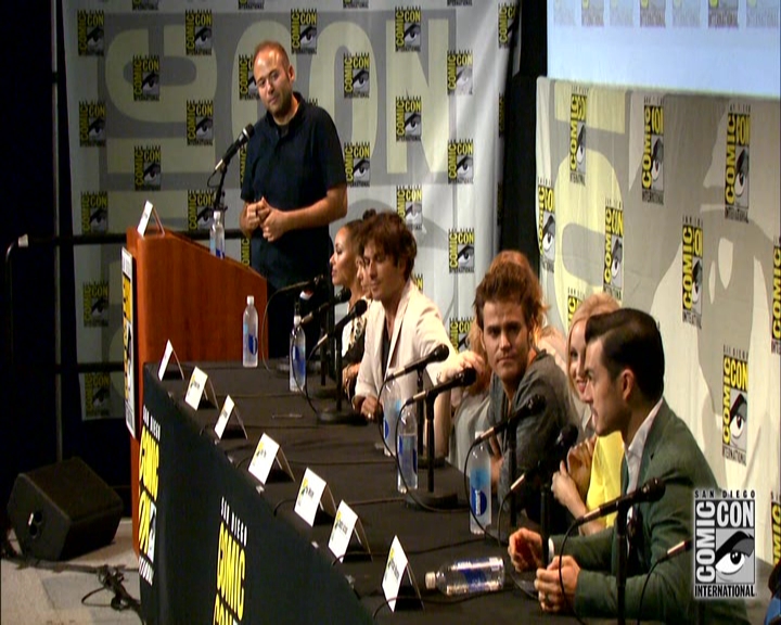 VampireDiariesWorld-dot-nl_S7-dvdextra-2015ComicConPanel1176.jpg