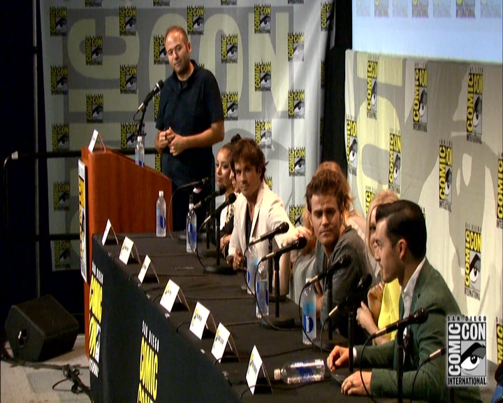 VampireDiariesWorld-dot-nl_S7-dvdextra-2015ComicConPanel1177.jpg