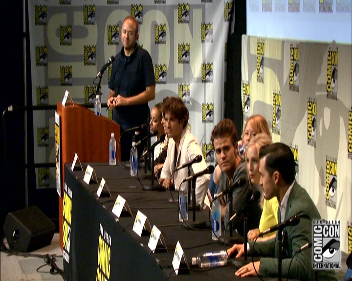 VampireDiariesWorld-dot-nl_S7-dvdextra-2015ComicConPanel1191.jpg