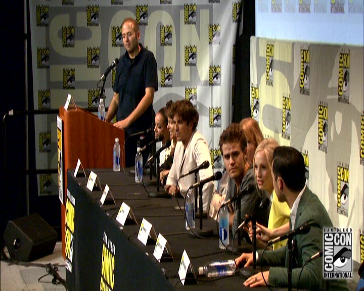 VampireDiariesWorld-dot-nl_S7-dvdextra-2015ComicConPanel1193.jpg