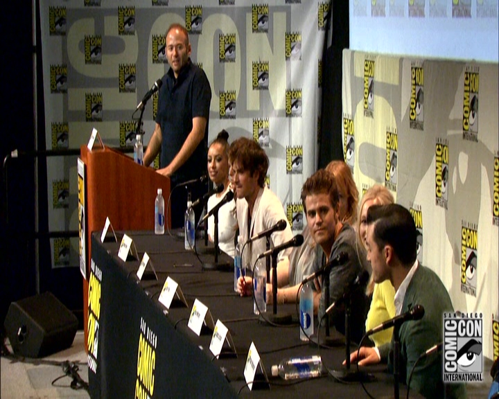 VampireDiariesWorld-dot-nl_S7-dvdextra-2015ComicConPanel1233.jpg