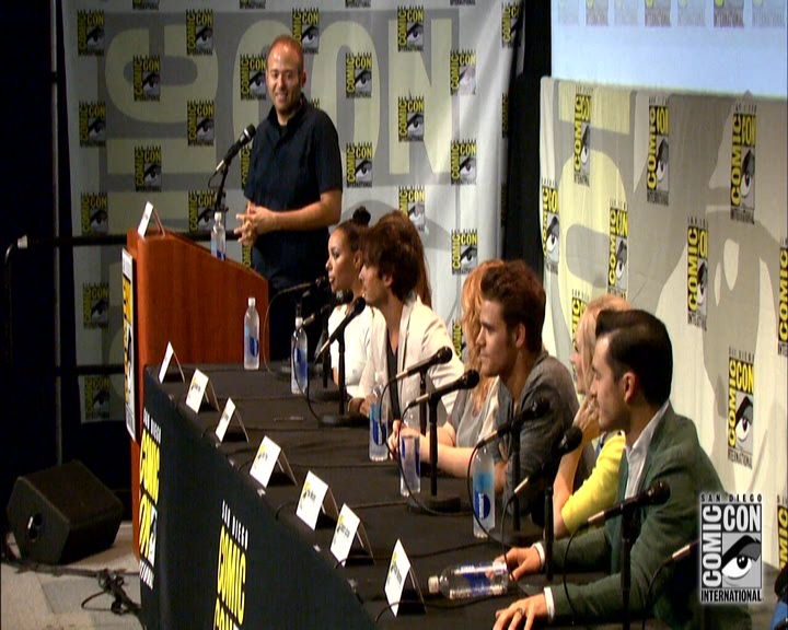 VampireDiariesWorld-dot-nl_S7-dvdextra-2015ComicConPanel1285.jpg