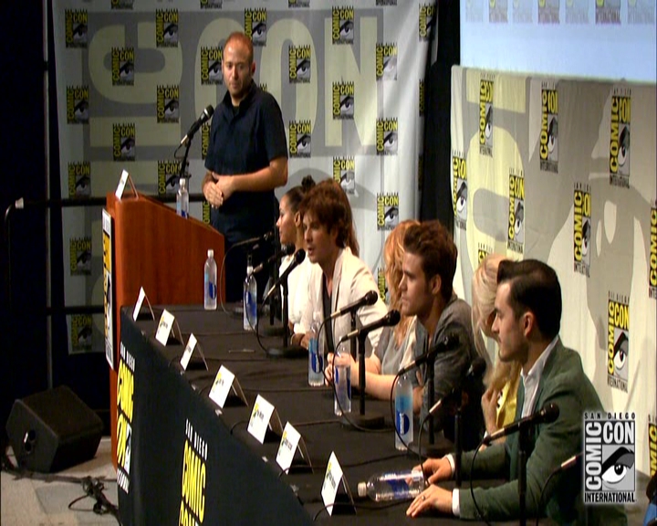 VampireDiariesWorld-dot-nl_S7-dvdextra-2015ComicConPanel1289.jpg