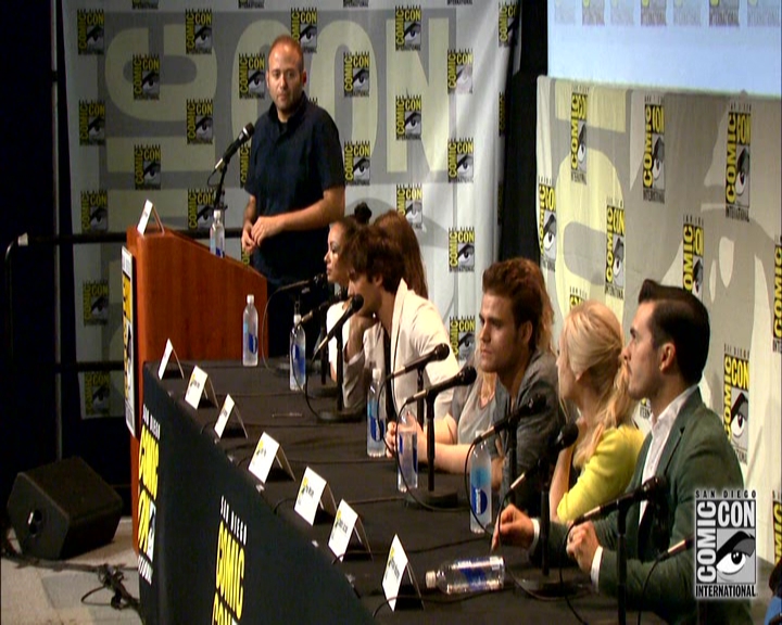 VampireDiariesWorld-dot-nl_S7-dvdextra-2015ComicConPanel1298.jpg