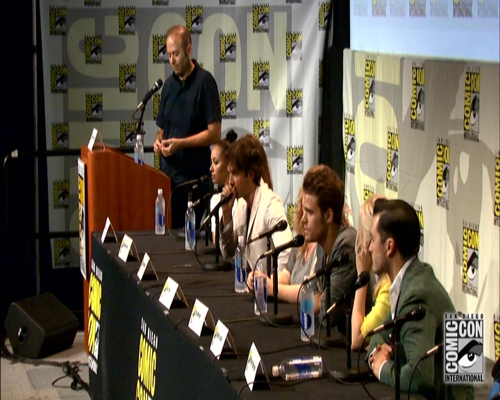 VampireDiariesWorld-dot-nl_S7-dvdextra-2015ComicConPanel1312.jpg