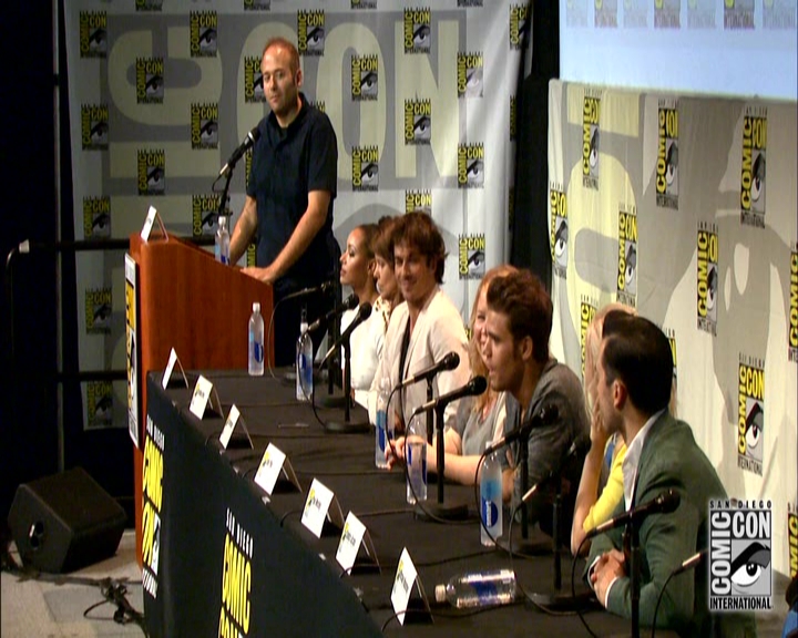 VampireDiariesWorld-dot-nl_S7-dvdextra-2015ComicConPanel1320.jpg