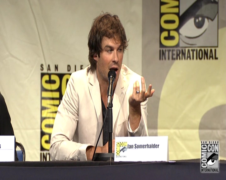 VampireDiariesWorld-dot-nl_S7-dvdextra-2015ComicConPanel1377.jpg