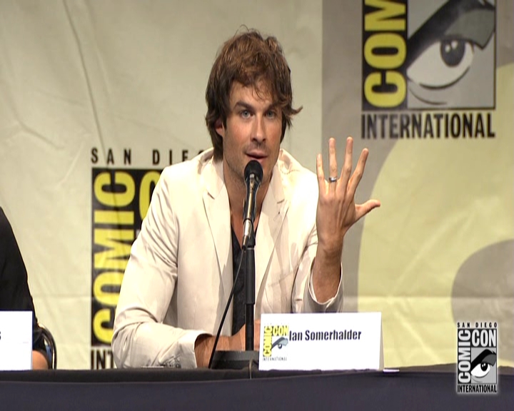 VampireDiariesWorld-dot-nl_S7-dvdextra-2015ComicConPanel1379.jpg