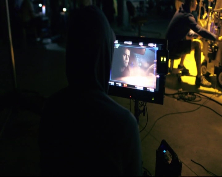 VampireDiariesWorld-dot-nl_S7-dvdextra-DirectingVampires0242.jpg