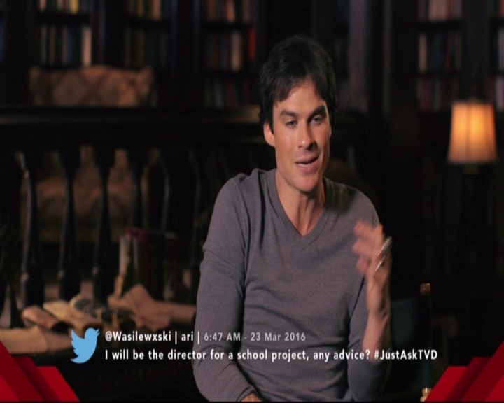 VampireDiariesWorld-dot-nl_S7-dvdextra-DirectingVampires0343.jpg