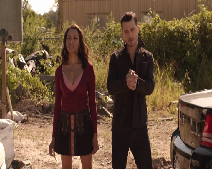 VampireDiariesWorld-dot-nl_S7-dvdextra-GAGReel0062.jpg