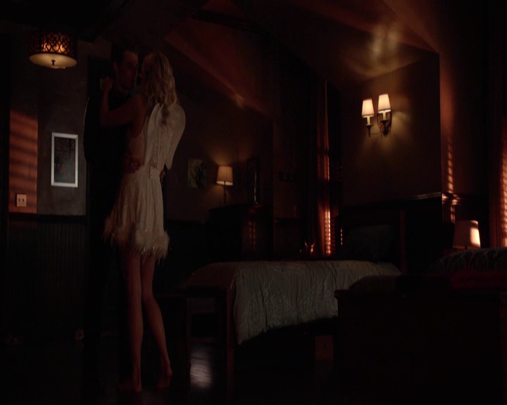 VampireDiariesWorld-dot-nl_S7-dvdextra-GAGReel0169.jpg