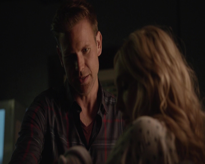 VampireDiariesWorld-dot-nl_S7-dvdextra-GAGReel0189.jpg