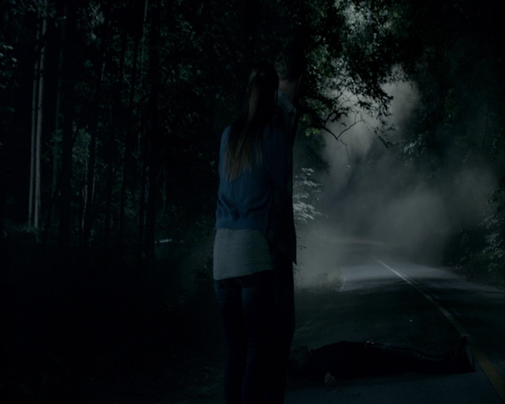 VampireDiaries-dot-nl_VampireDiaries-8x01HelloBrother0061.jpg