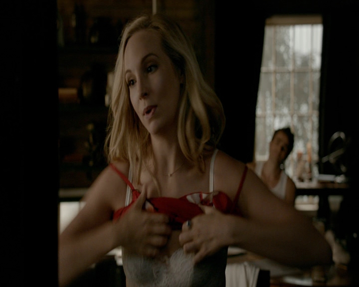 VampireDiaries-dot-nl_VampireDiaries-8x01HelloBrother0420.jpg