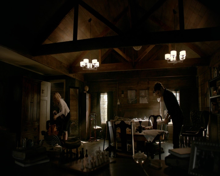 VampireDiaries-dot-nl_VampireDiaries-8x01HelloBrother0460.jpg